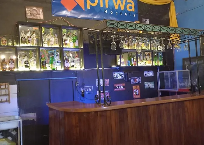 Pirwa Backpackers Colonial Hostel *