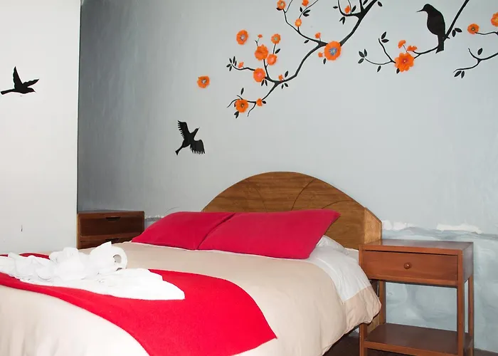 Pirwa Backpackers Colonial Hostel *